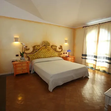 Poseidonia 4*