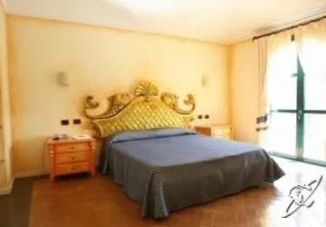 Hotel Poseidonia 4*