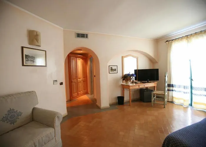 Poseidonia Hotel Àrbatax