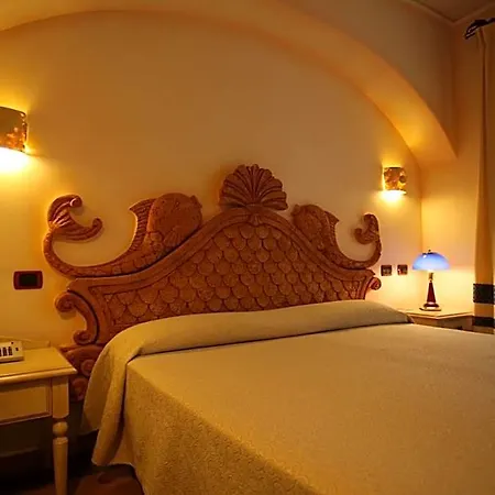 Poseidonia 4*
