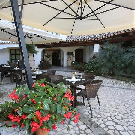 Poseidonia מלון ארבאטקס