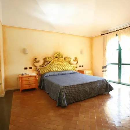 Poseidonia 4*