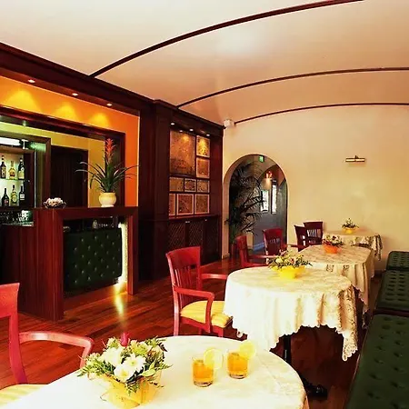 Poseidonia מלון ארבאטקס